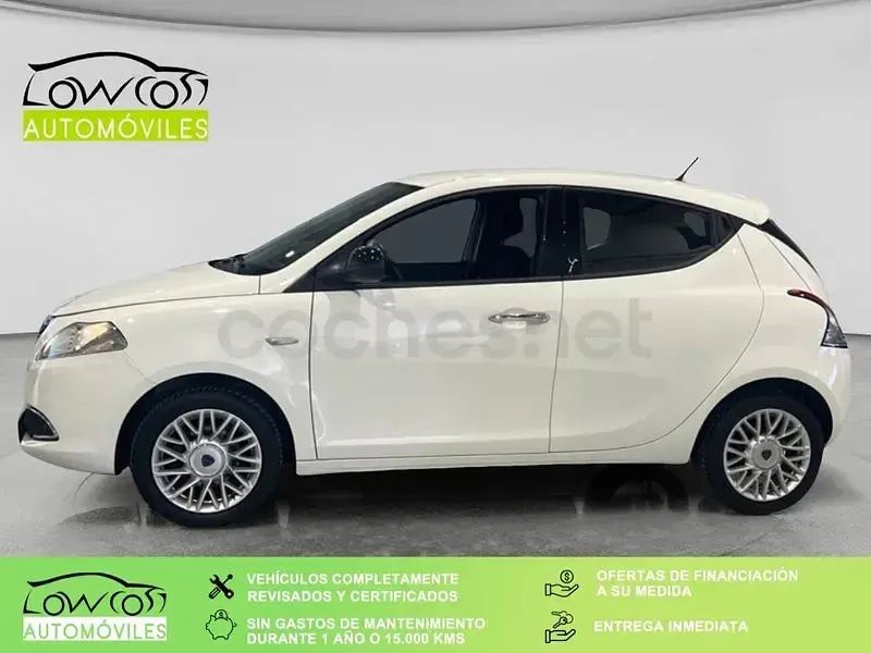 Usado Lancia Ypsilon Gold 69 CV (50 kW) 2013 Blanco Utilitario