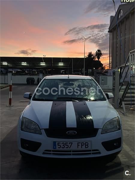 Usado Ford Focus Business Edition 90 CV (66 kW) 2007 Blanco Berlina