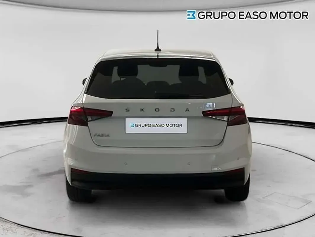 Usado Skoda Fabia Essence 80 CV (58 kW) 2023 Blanco Utilitario