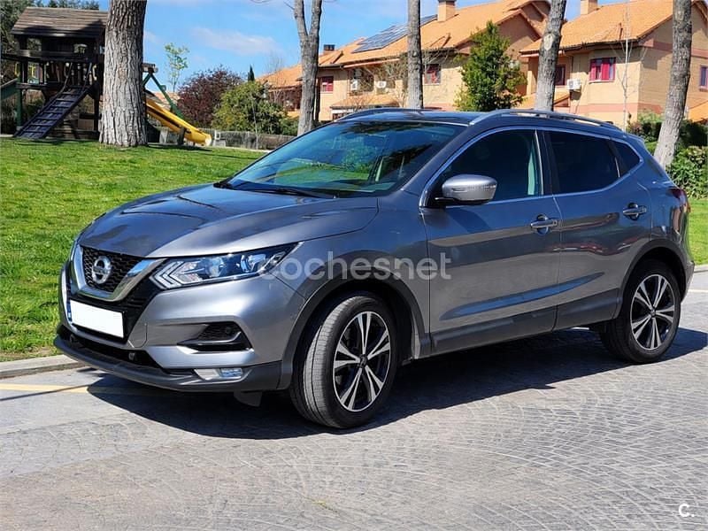 Usado Nissan Qashqai Acenta 160 CV (117 kW) 2020 Gris / plata SUV
