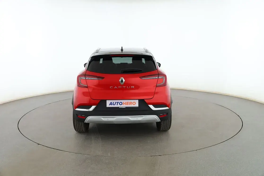 Usado Renault Captur Techno 140 CV (102 kW) 2024 Rojo SUV
