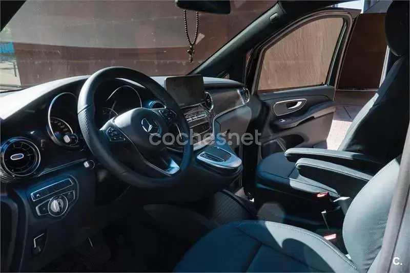 Usado Mercedes V220 Avantgarde 163 CV (119 kW) 2022 Negro Monovolumen
