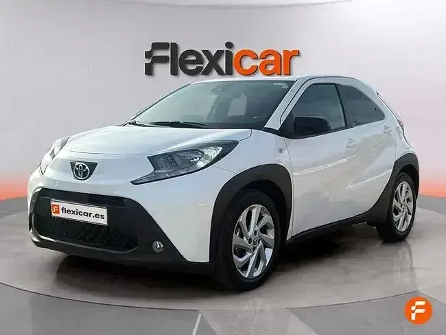 Käytetty Toyota Aygo 72 HP (52 kW) 2024 Valkoinen