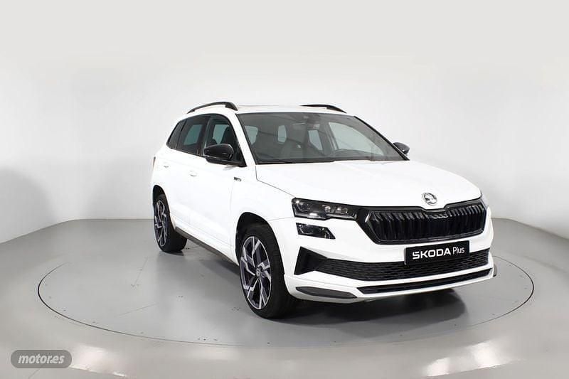 Blanco Usado 2022 Skoda Karoq SportLine SUV | 26.600 € (Caro) - Imagen 1/4
