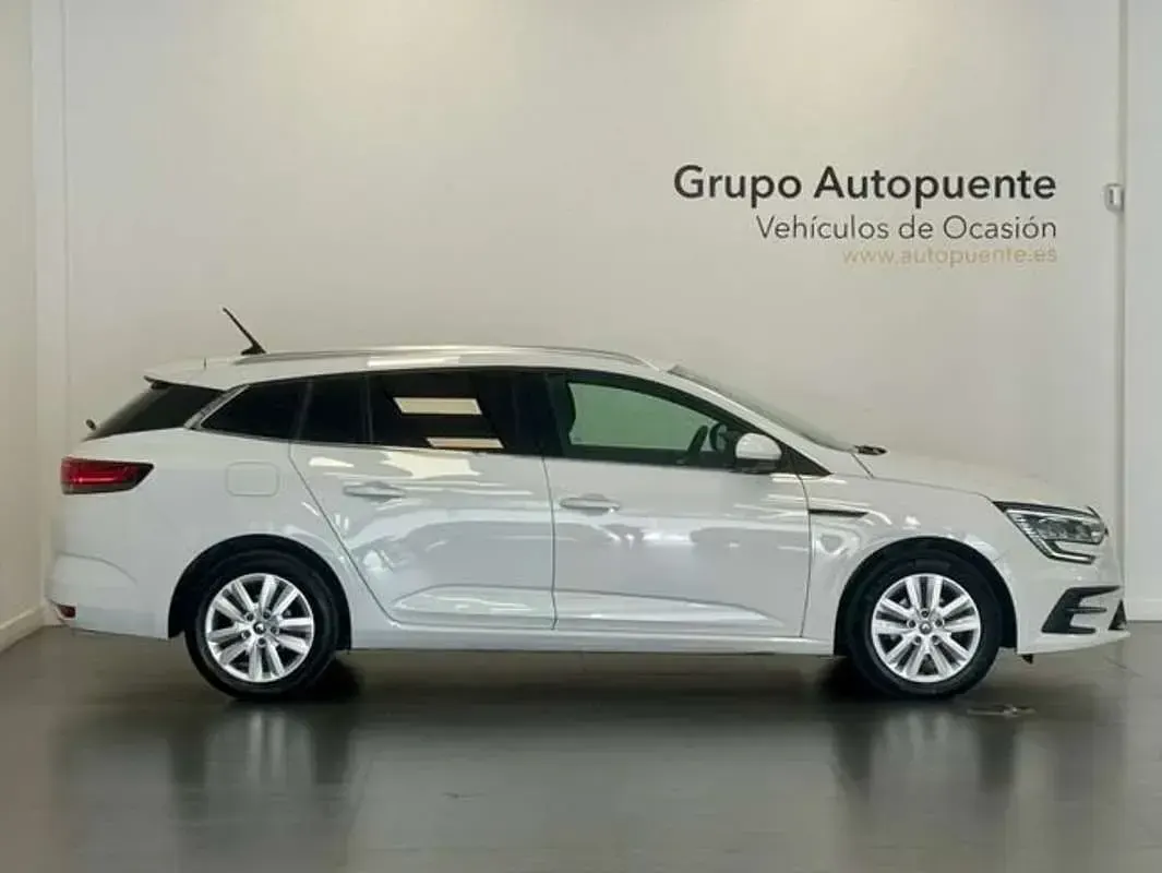 Usado Renault Mégane GrandTour Business 116 CV (85 kW) 2021 Blanco Familiar