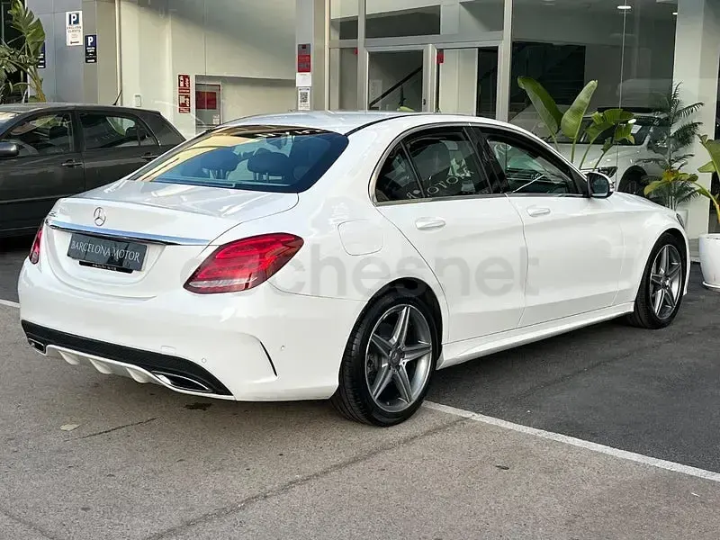 Usado Mercedes C220 AMG line 170 CV (125 kW) 2016 Blanco Berlina