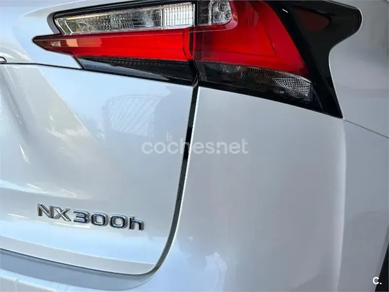 Usado Lexus NX300h Business Edition 197 CV (144 kW) 2017 Blanco SUV