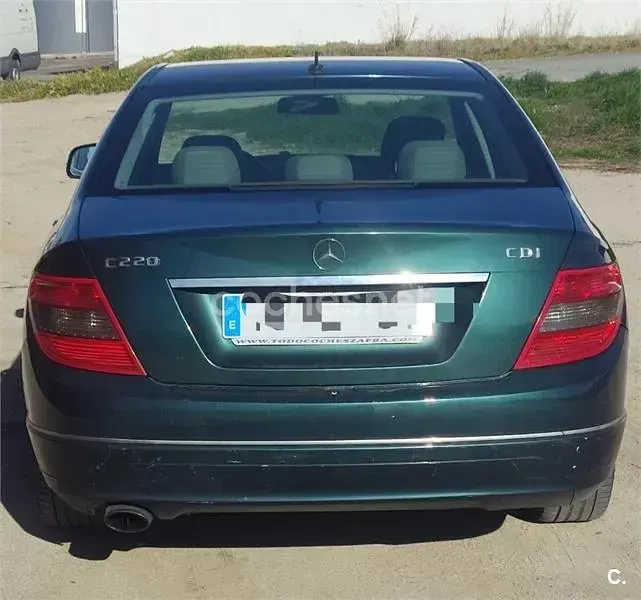 Usado Mercedes C220 Avantgarde 150 HP (110 kW) 2007 Verde Sedan