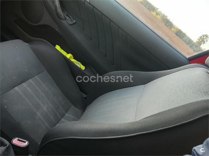 Rojo Usado 2006 Alfa Romeo 147 Impression Utilitario | 1500 € - Imagen 1/4