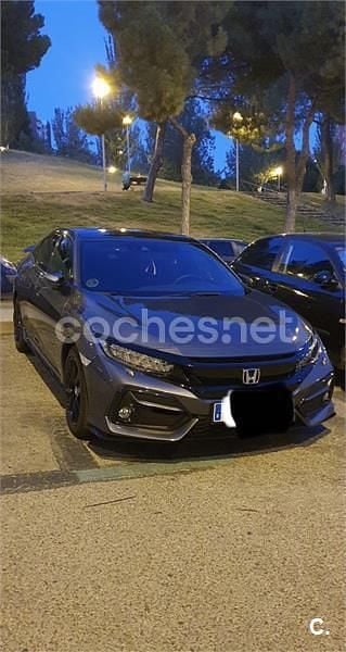 Usado Honda Civic Executive 126 CV (92 kW) 2020 Gris / plata Berlina