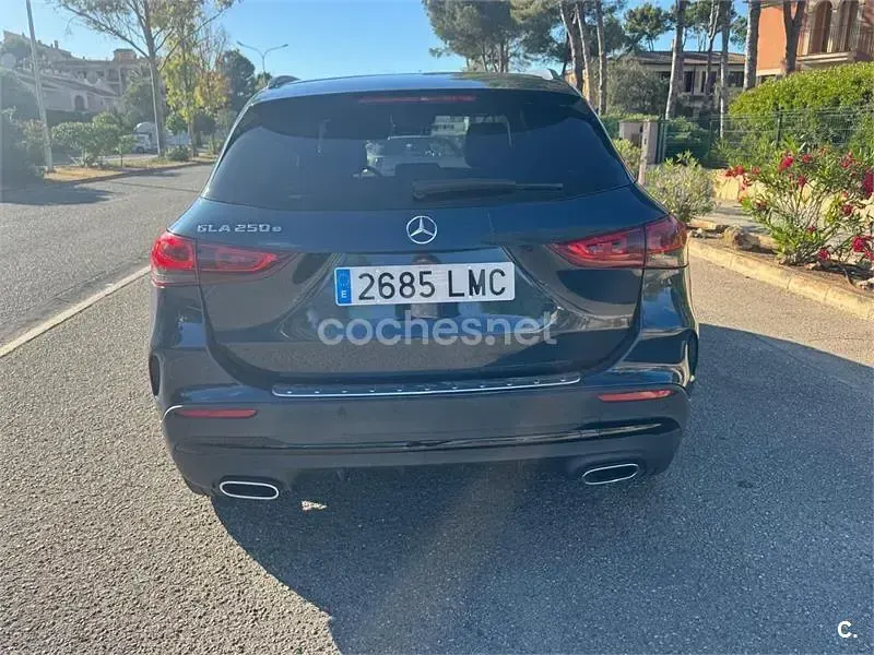 Usado Mercedes GLA250 211 CV (155 kW) 2019 Azul SUV