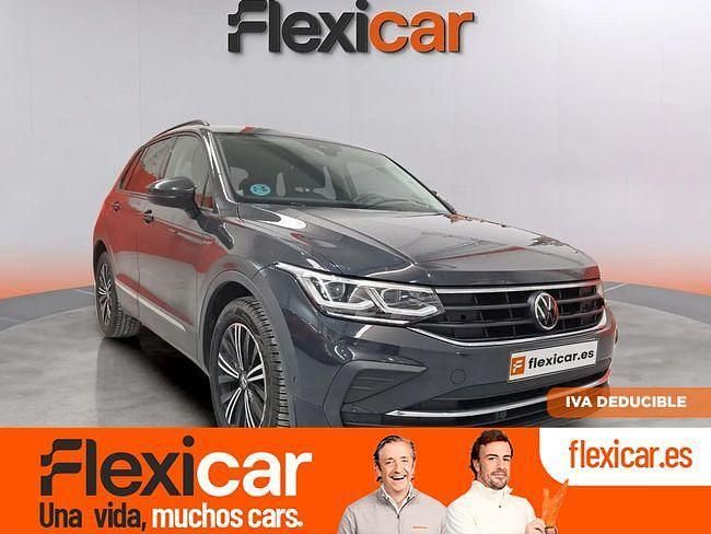 Usado VW Tiguan Life 150 CV (110 kW) 2022 Gris / plata SUV