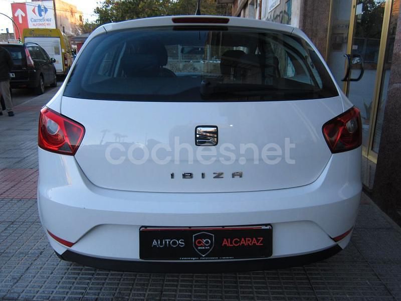 Usado Seat Ibiza Reference 70 CV (51 kW) 2014 Blanco Berlina