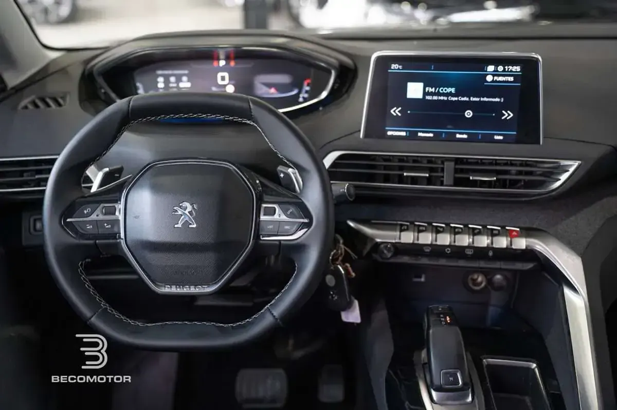 Usado Peugeot 5008 Allure 130 CV (95 kW) 2019 Gris SUV