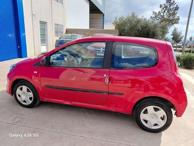 Usado Renault Twingo Dynamique 86 CV (63 kW) 2009 Rojo Utilitario