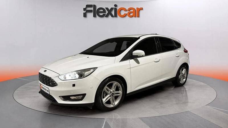 Usado Ford Focus 125 CV (91 kW) 2016 Blanco Berlina