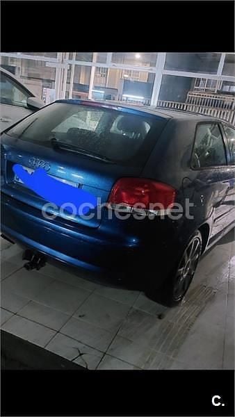Usado Audi A3 Attraction 105 CV (77 kW) 2006 Azul Berlina