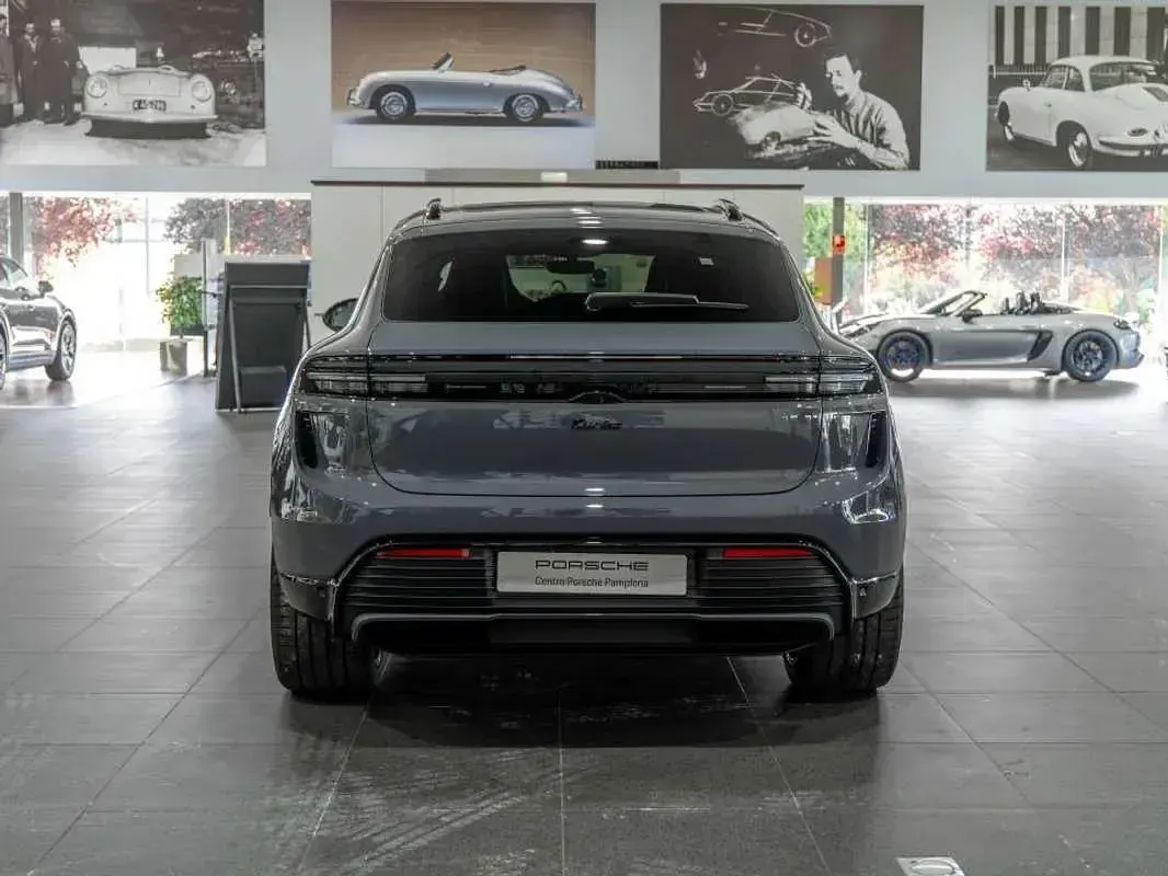 Usado Porsche Macan Turbo 469 kW (639 CV) 2025 Gris SUV