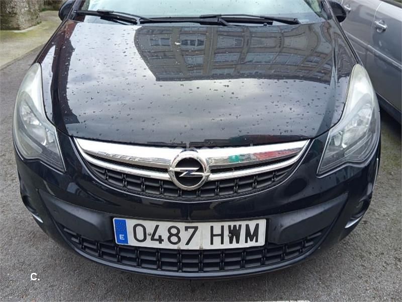 Usado Opel Corsa Selective 95 CV (69 kW) 2014 Negro Utilitario