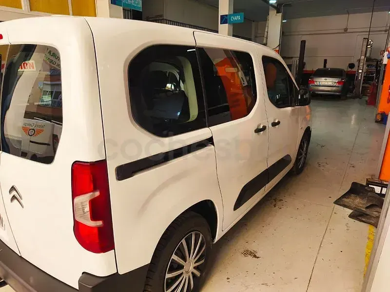 Usado Citroën Berlingo Live 102 CV (75 kW) 2020 Blanco Monovolumen