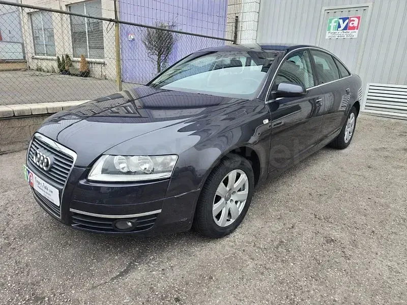 Usado Audi A6 225 CV (165 kW) 2004 Azul Berlina