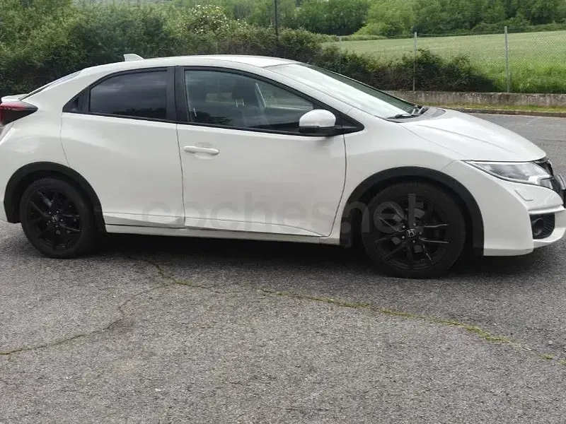 Usado Honda Civic Executive 120 CV (88 kW) 2015 Blanco Berlina