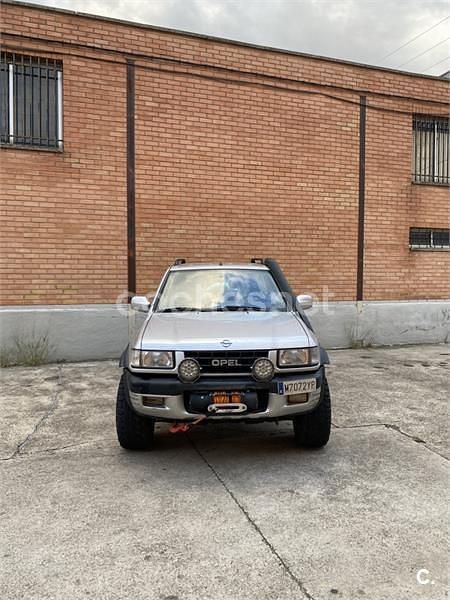 Gris / plata Usado 2000 Opel Frontera Sport SUV | 7300 € - Imagen 1/4