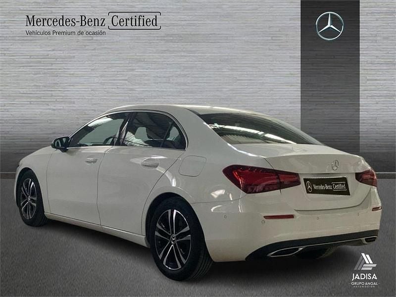 Usado Mercedes A200 163 CV (119 kW) 2024 Blanco Berlina