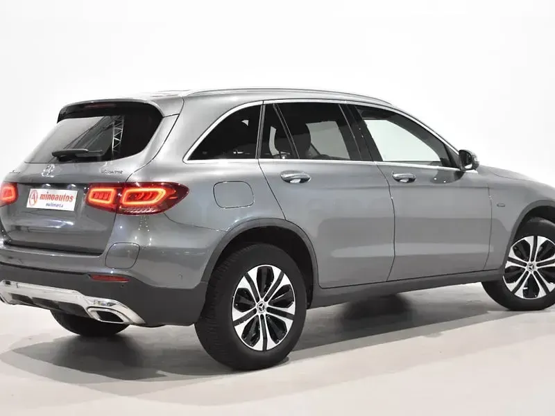 Usado Mercedes GLC250 211 CV (155 kW) 2020 Gris / plata SUV