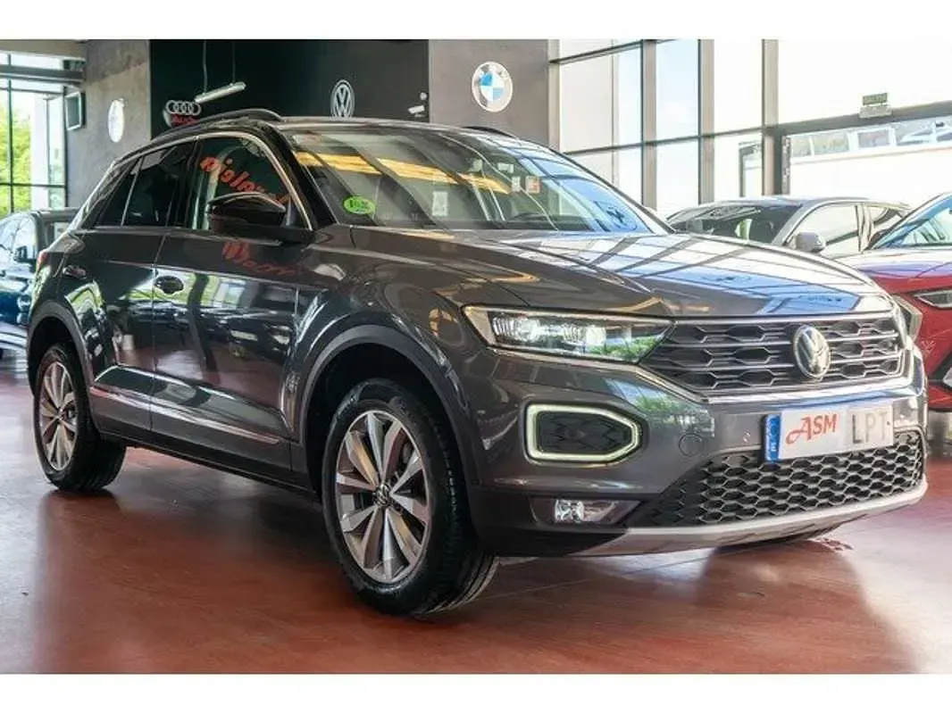 Usado VW T-Roc Advance 150 CV (110 kW) 2021 Gris SUV