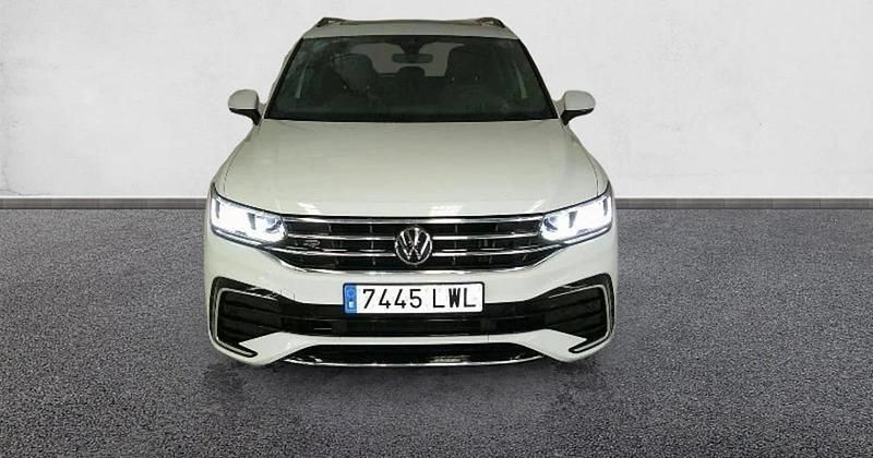 Usado VW Tiguan R-line 150 CV (110 kW) 2022 SUV
