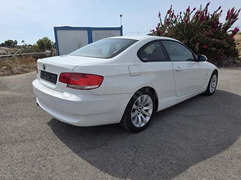 Usado BMW 320 Comfort Edition 177 HP (130 kW) 2008 Branco Coupé