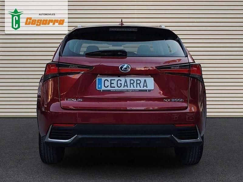 Usado Lexus NX300h Business Edition 197 CV (144 kW) 2021 Burdeos SUV