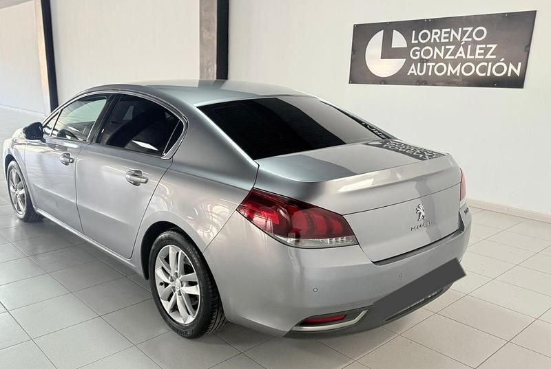 Usado Peugeot 508 Access 120 CV (88 kW) 2016 Gris Berlina