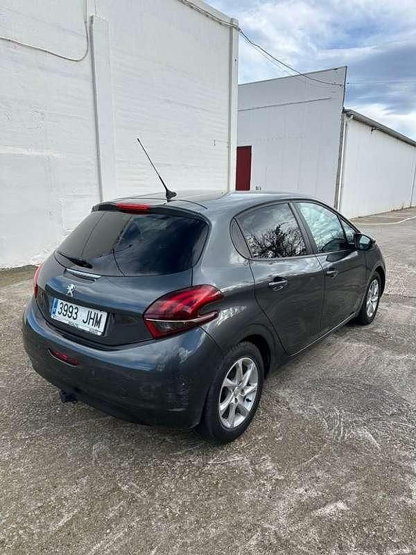 Usado Peugeot 208 Access 82 CV (60 kW) 2015 Gris Utilitario