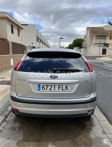 Gris / plata Usado 2007 Ford Focus Trend Berlina | 2500 € (Buen precio) - Imagen 1/4