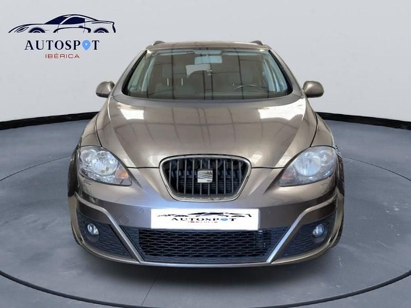 Usado Seat Altea XL I-Tech 125 CV (91 kW) 2014 Gris / plata Monovolumen