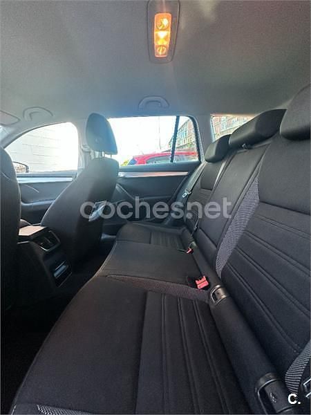 Blanco Usado 2017 Skoda Octavia Ambition Familiar | 13.000 € (Precio justo) - Imagen 1/4