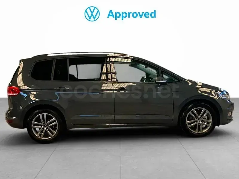 Usado VW Touran 150 CV (110 kW) 2025 Gris / plata Monovolumen