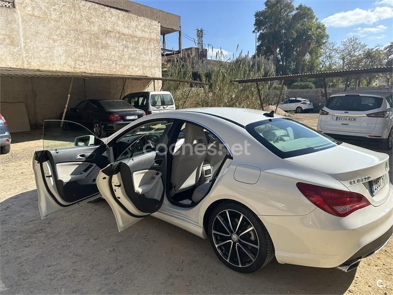 Usado Mercedes CLA200 Urban 136 CV (100 kW) 2014 Blanco Berlina