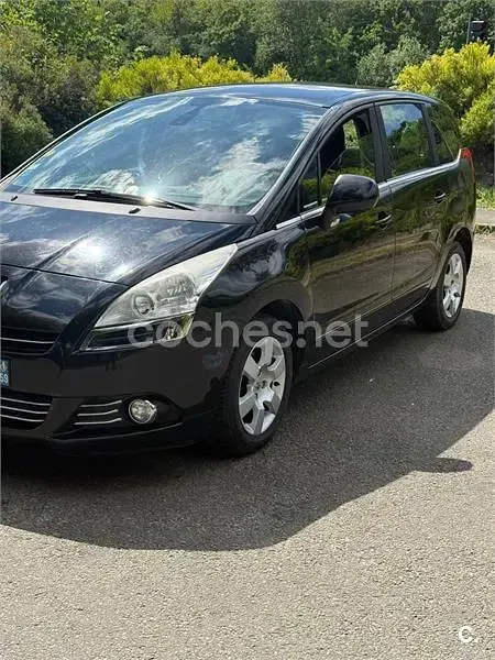 Usado Peugeot 5008 Allure 115 CV (84 kW) 2011 Negro Monovolumen