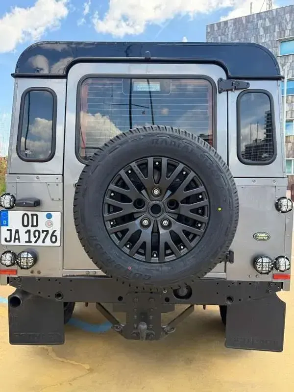 Usado Land Rover Defender 122 CV (89 kW) 2004 Gris Familiar