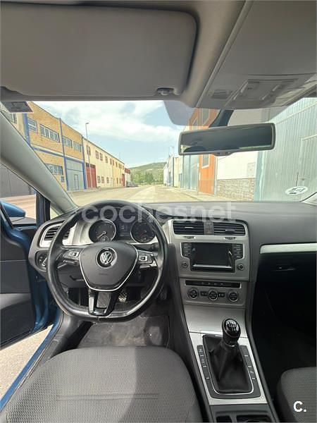 Usado VW Golf VII 110 CV (80 kW) 2015 Azul Familiar