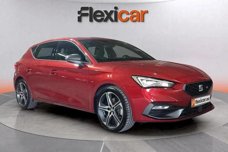 Rojo Usado 2023 Seat Leon FR Berlina | 20.290 € (Buen precio) - Imagen 1/4