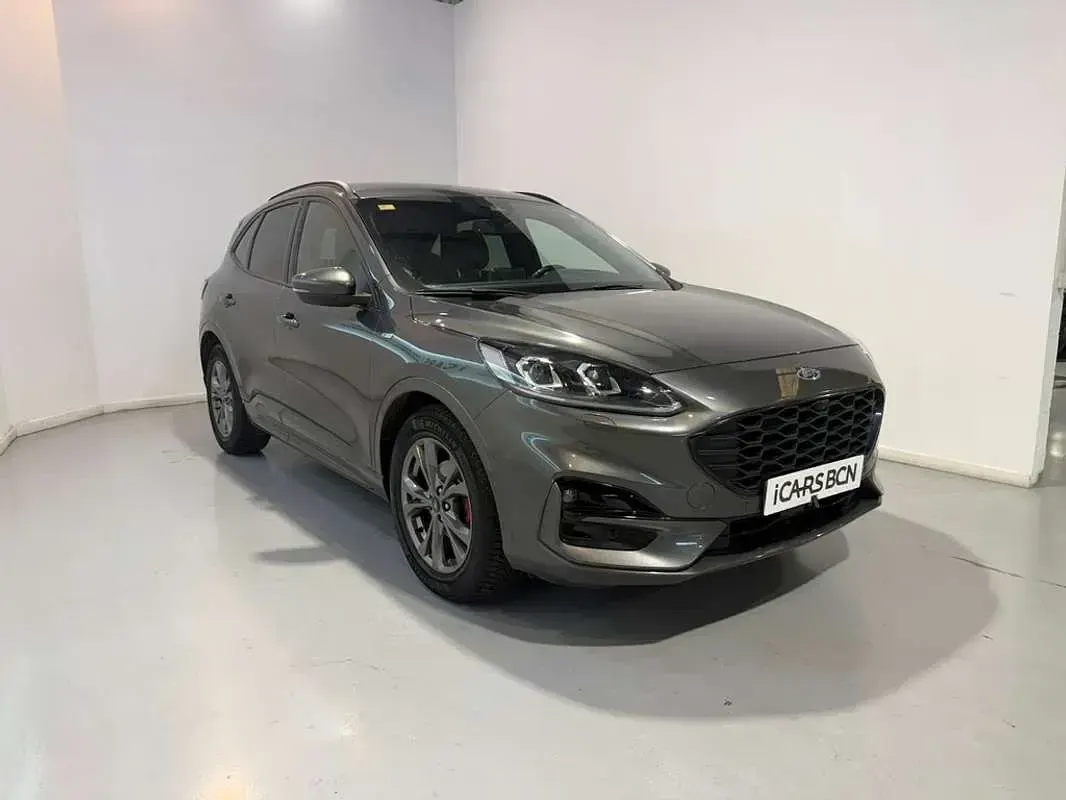 Usado Ford Kuga ST-Line 120 CV (88 kW) 2020 Gris SUV