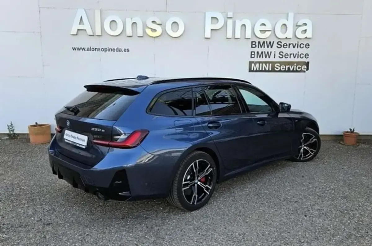 Usado BMW 330e M Sport 292 CV (214 kW) 2025 Azul Familiar