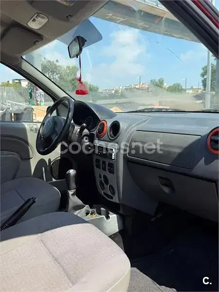 Usado Dacia Logan Lauréate 90 CV (66 kW) 2007 Rojo Berlina