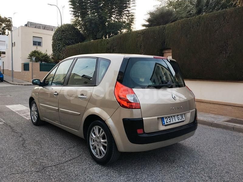 Usado Renault Scénic II Dynamique 110 CV (80 kW) 2008 Beige Monovolumen
