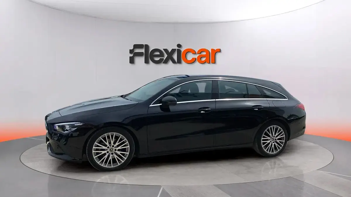 Usado Mercedes CLA180 Shooting Brake 136 CV (100 kW) 2022 Negro Familiar