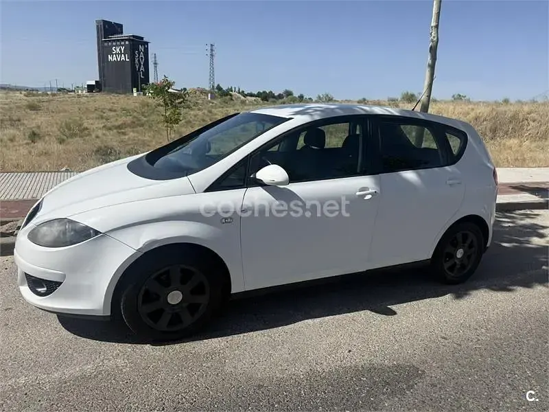 Usado Seat Altea 102 CV (75 kW) 2005 Blanco Monovolumen